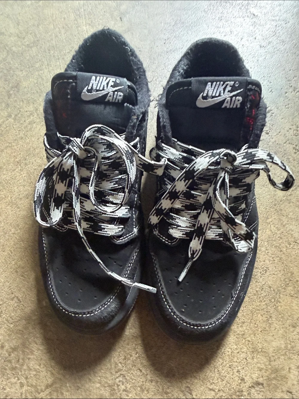 Travis Scott x Jordan 1 “black phantom” 5.5Y/7 women